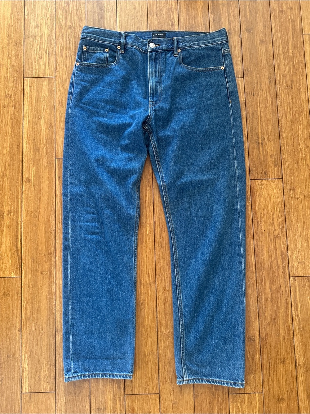 Club Monaco Women’s Relaxed Straight-Leg Jeans in Blue Wash